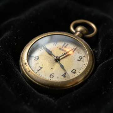 《岁月如歌》-suno原创